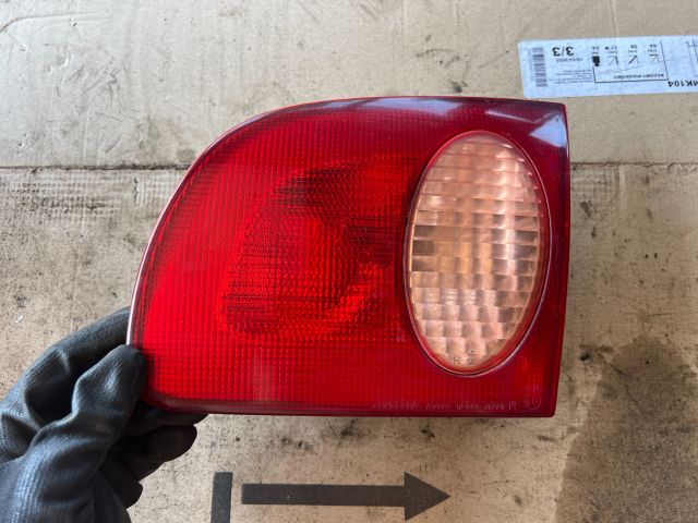 bontott TOYOTA COROLLA Jobb Belső Hátsó Lámpa