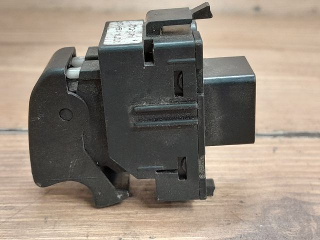 bontott TOYOTA COROLLA Jobb első Ablakemelő Kapcsoló