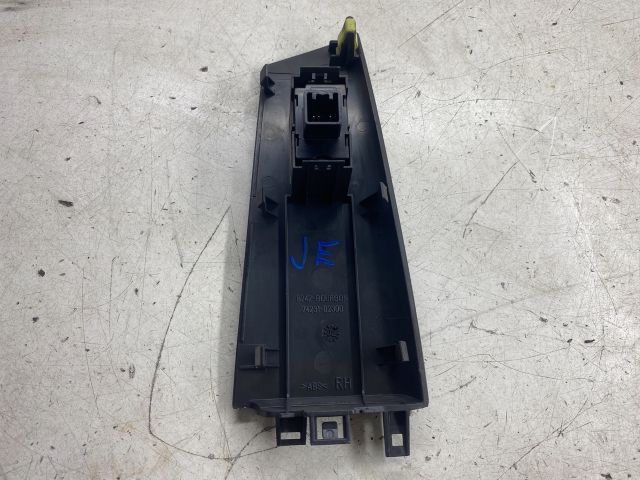 bontott TOYOTA COROLLA Jobb első Ablakemelő Kapcsoló