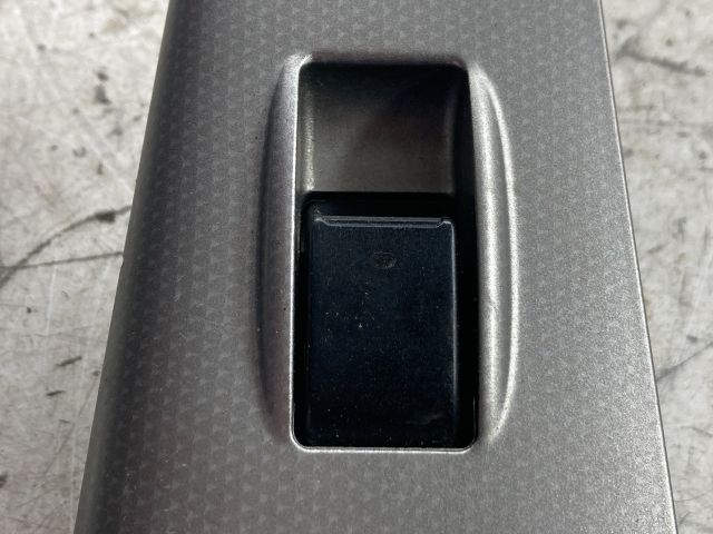 bontott TOYOTA COROLLA Jobb első Ablakemelő Kapcsoló