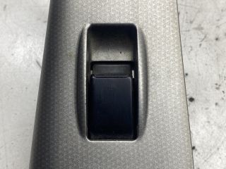 bontott TOYOTA COROLLA Jobb első Ablakemelő Kapcsoló