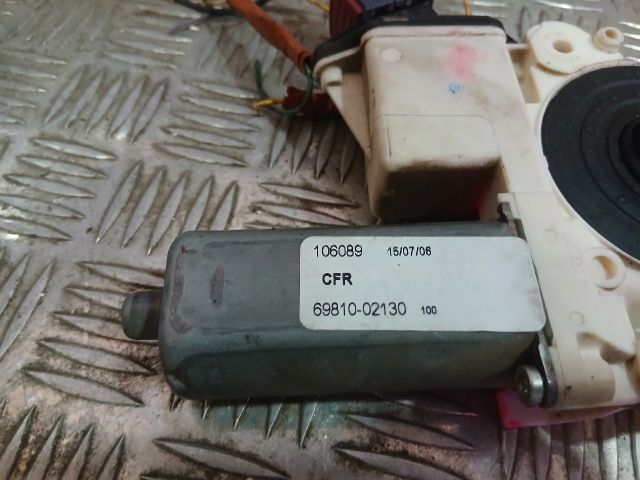 bontott TOYOTA COROLLA Jobb első Ablakemelő Motor