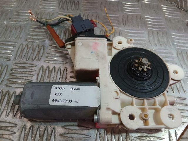 bontott TOYOTA COROLLA Jobb első Ablakemelő Motor