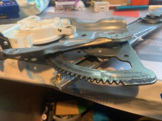 bontott TOYOTA COROLLA Jobb első Ablakemelő Szerkezet (Elektromos)