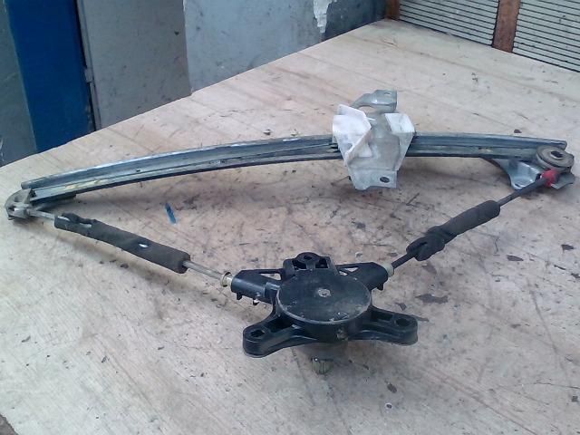 bontott TOYOTA COROLLA Jobb első Ablakemelő Szerkezet (Mechanikus)