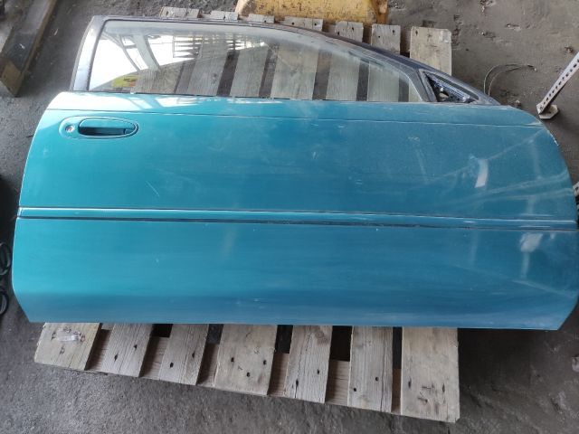 bontott TOYOTA COROLLA Jobb első Ajtó (Részeivel)