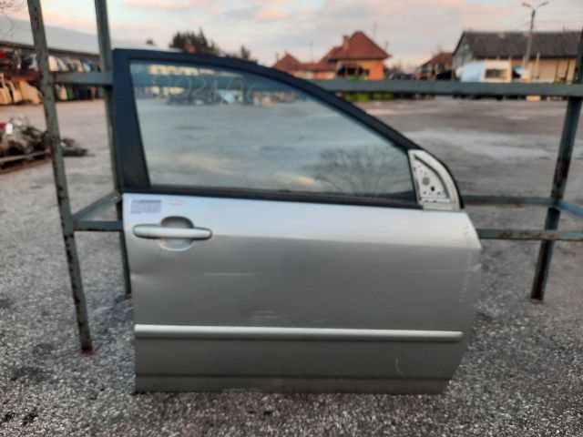 bontott TOYOTA COROLLA Jobb első Ajtó (Részeivel)