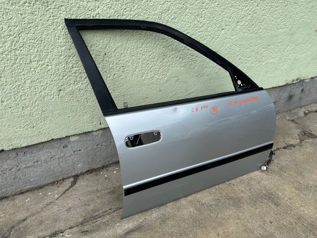 bontott TOYOTA COROLLA Jobb első Ajtó (Részeivel)