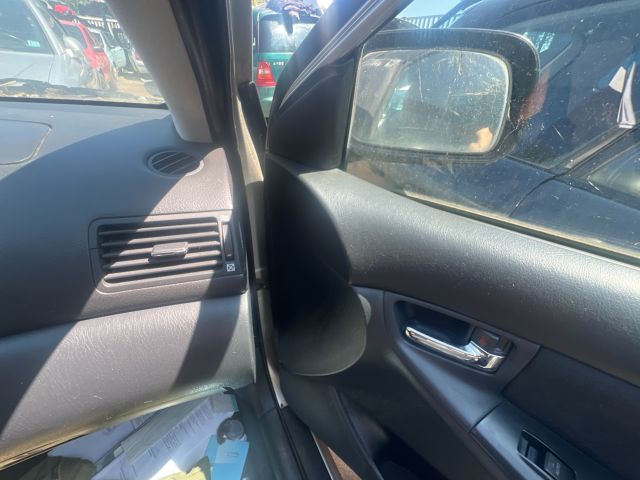 bontott TOYOTA COROLLA Jobb első Ajtó (Üres lemez)