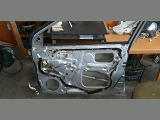 bontott TOYOTA COROLLA Jobb első Ajtó (Üres lemez)