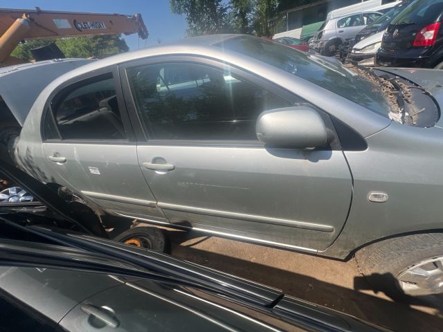 bontott TOYOTA COROLLA Jobb első Ajtó (Üres lemez)