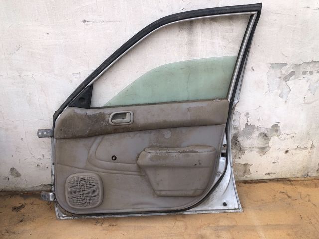 bontott TOYOTA COROLLA Jobb első Ajtó (Üres lemez)