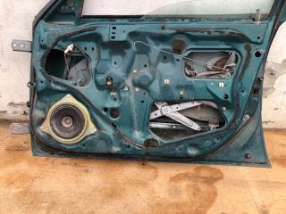 bontott TOYOTA COROLLA Jobb első Ajtó (Üres lemez)