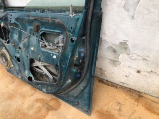 bontott TOYOTA COROLLA Jobb első Ajtó (Üres lemez)