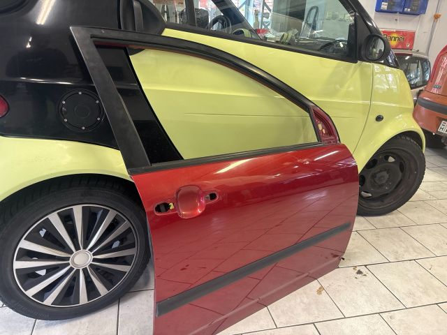 bontott TOYOTA COROLLA Jobb első Ajtó (Üres lemez)