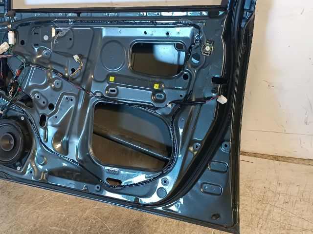 bontott TOYOTA COROLLA Jobb első Ajtó (Üres lemez)