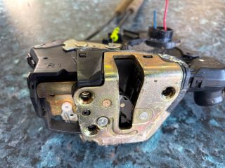 bontott TOYOTA COROLLA Jobb első Ajtózár