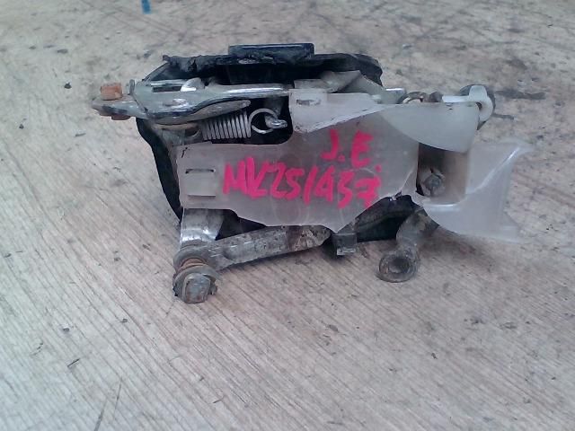 bontott TOYOTA COROLLA Jobb első Ajtózár