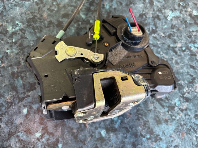 bontott TOYOTA COROLLA Jobb első Ajtózár