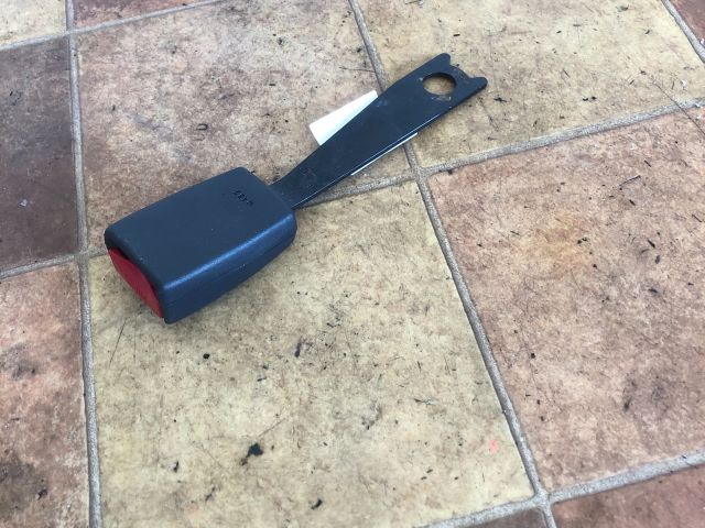 bontott TOYOTA COROLLA Jobb első Biztonsági Öv Csat