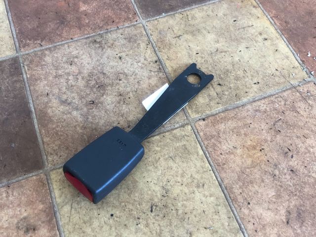 bontott TOYOTA COROLLA Jobb első Biztonsági Öv Csat