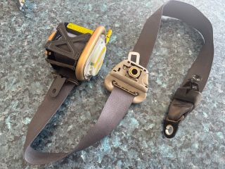 bontott TOYOTA COROLLA Jobb első Biztonsági Öv