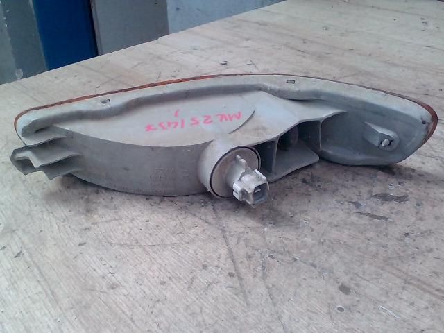 bontott TOYOTA COROLLA Jobb első Irányjelző