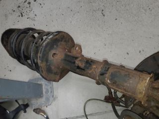 bontott TOYOTA COROLLA Jobb első Lengéscsillapító