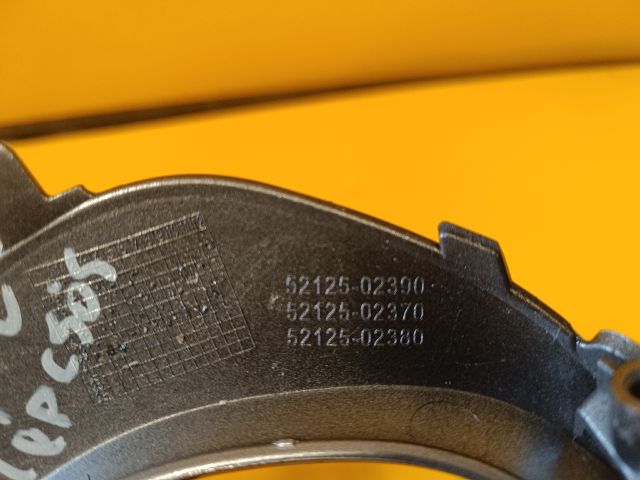 bontott TOYOTA COROLLA Jobb első Lökhárító Díszléc