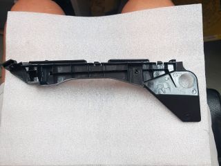 bontott TOYOTA COROLLA Jobb első Lökhárító Tartó (Műanyag)