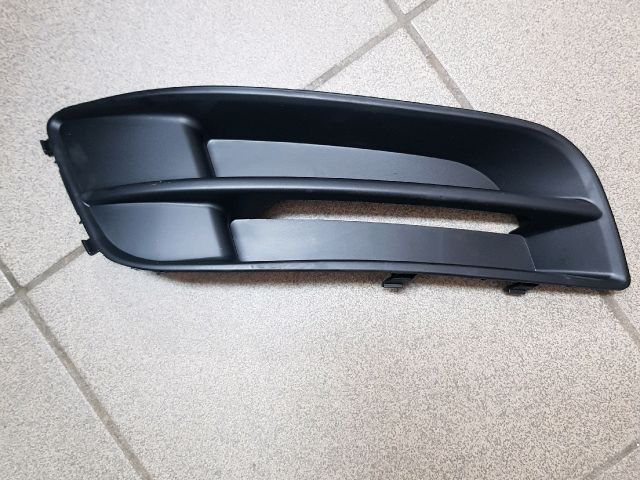 bontott TOYOTA COROLLA Jobb első Lökhárító Vakborítás