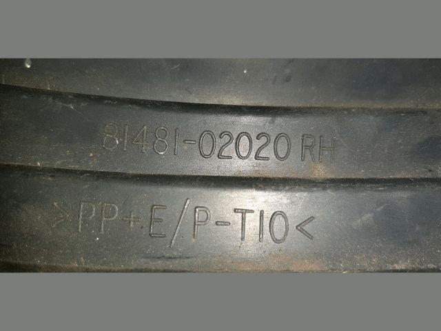 bontott TOYOTA COROLLA Jobb első Lökhárító Vakborítás