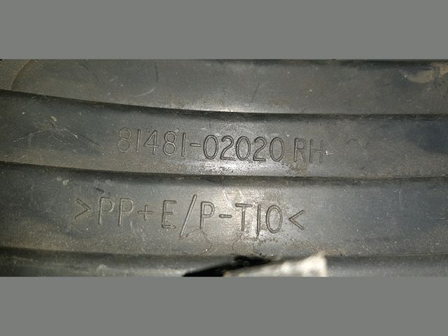 bontott TOYOTA COROLLA Jobb első Lökhárító Vakborítás