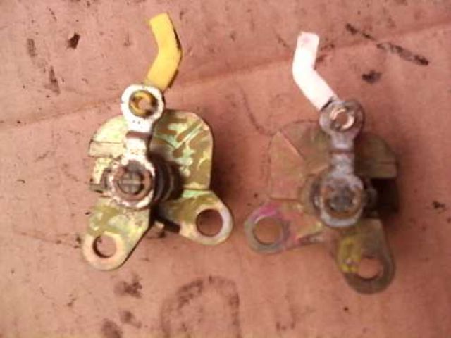 bontott TOYOTA COROLLA Jobb első Zárbetét