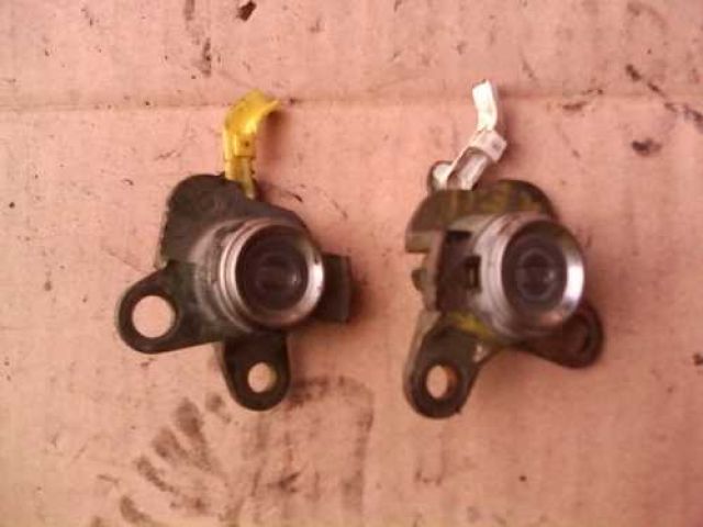 bontott TOYOTA COROLLA Jobb első Zárbetét