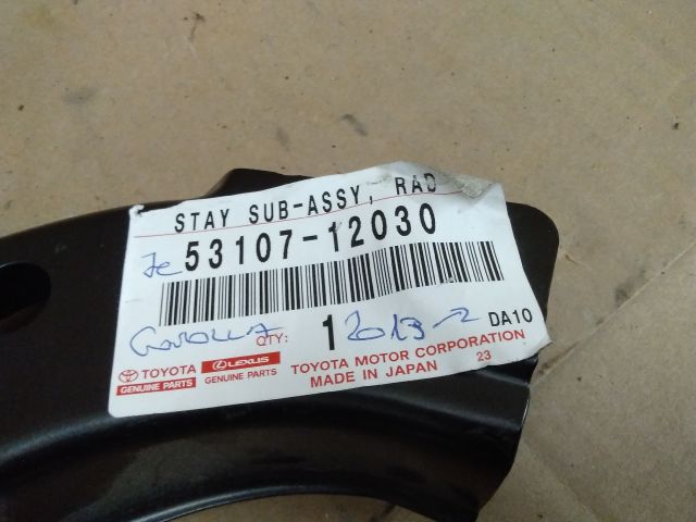 bontott TOYOTA COROLLA Jobb Fényszóró Tartó