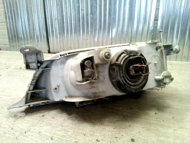 bontott TOYOTA COROLLA Jobb Fényszóró