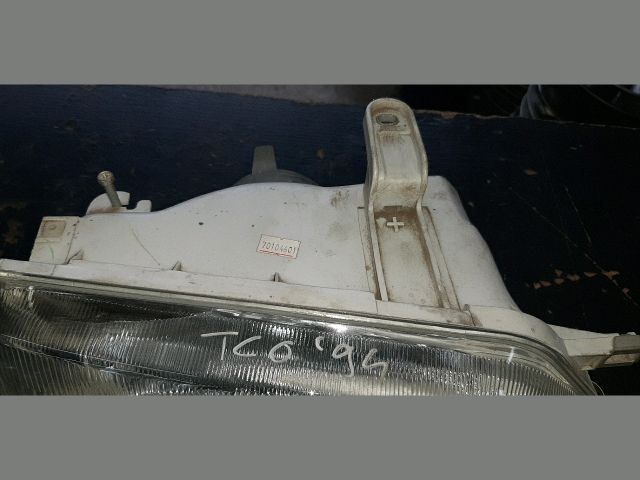 bontott TOYOTA COROLLA Jobb Fényszóró