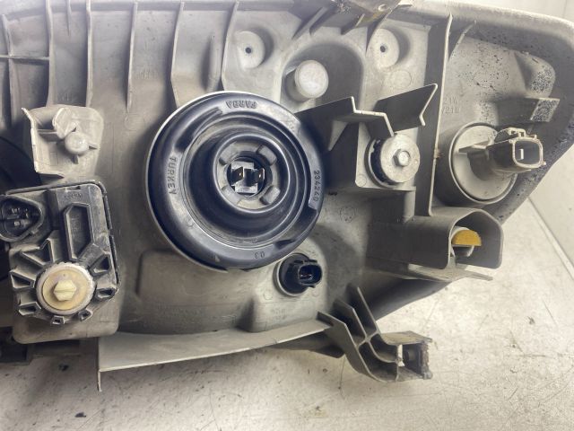 bontott TOYOTA COROLLA Jobb Fényszóró