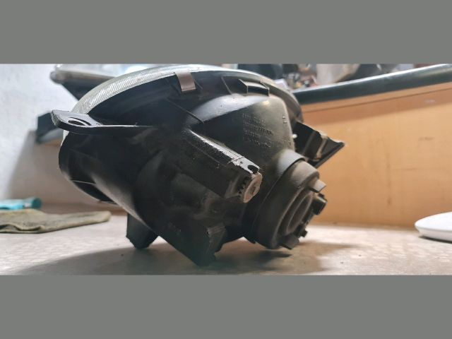 bontott TOYOTA COROLLA Jobb Fényszóró