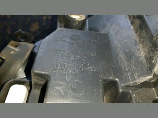 bontott TOYOTA COROLLA Jobb Fényszóró