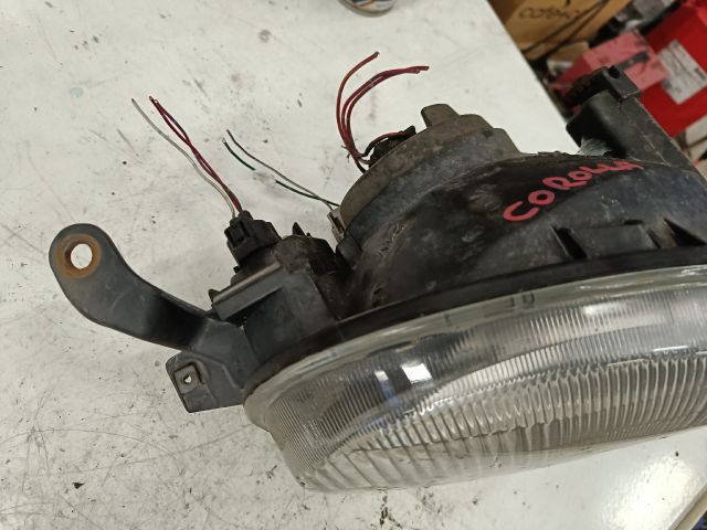 bontott TOYOTA COROLLA Jobb Fényszóró