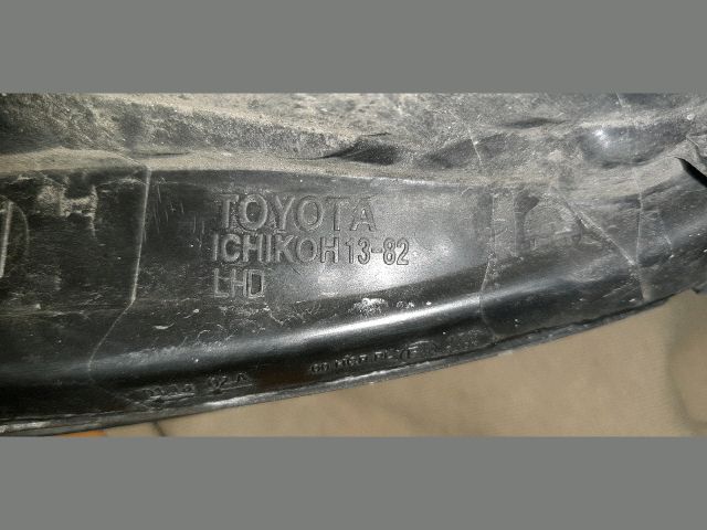 bontott TOYOTA COROLLA Jobb Fényszóró