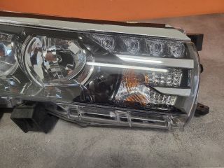 bontott TOYOTA COROLLA Jobb Fényszóró