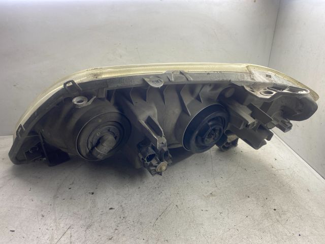 bontott TOYOTA COROLLA Jobb Fényszóró