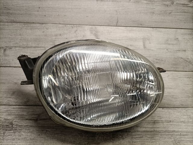 bontott TOYOTA COROLLA Jobb Fényszóró