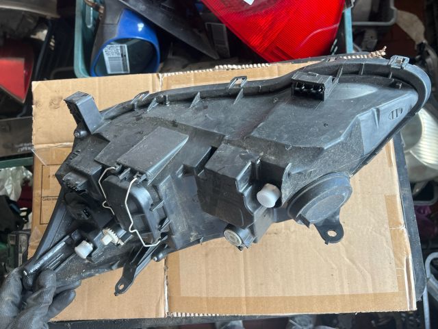 bontott TOYOTA COROLLA Jobb Fényszóró