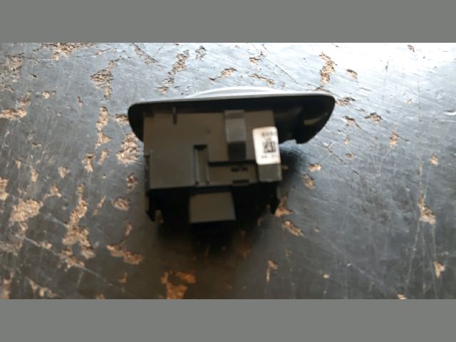 bontott TOYOTA COROLLA Jobb hátsó Ablakemelő Kapcsoló