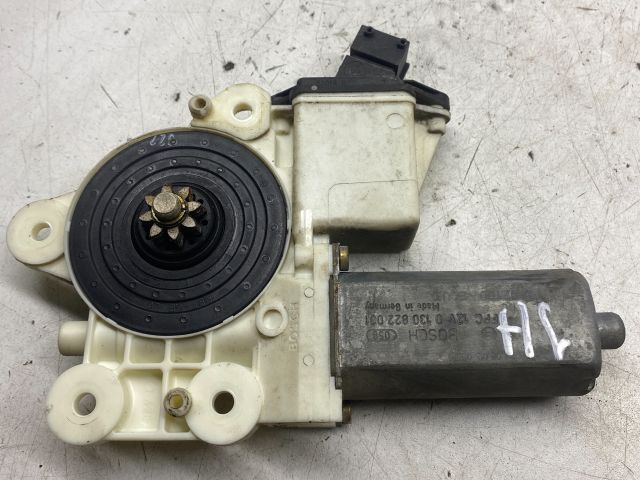 bontott TOYOTA COROLLA Jobb hátsó Ablakemelő Motor