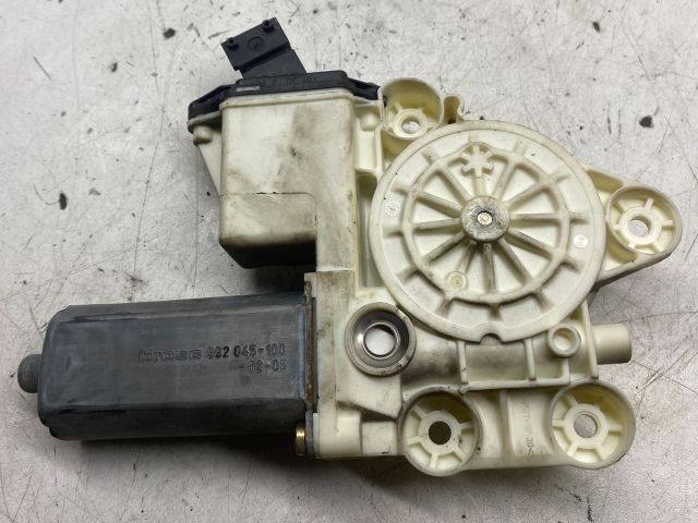 bontott TOYOTA COROLLA Jobb hátsó Ablakemelő Motor